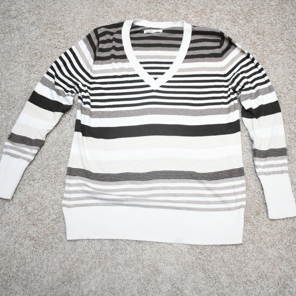 🔥Old Navy V-Neck Sweater